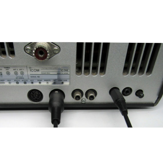Acom s serie 15 pin CI-V til 7 pin for ICOM